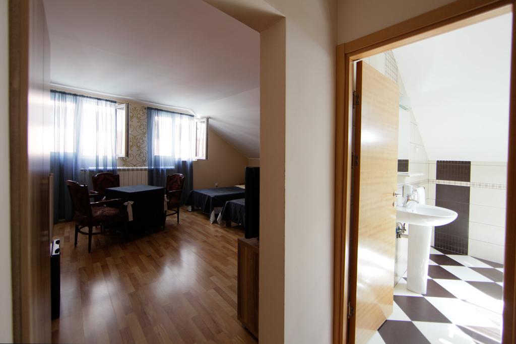 Rooms Konak Mikan Beograd Ngoại thất bức ảnh